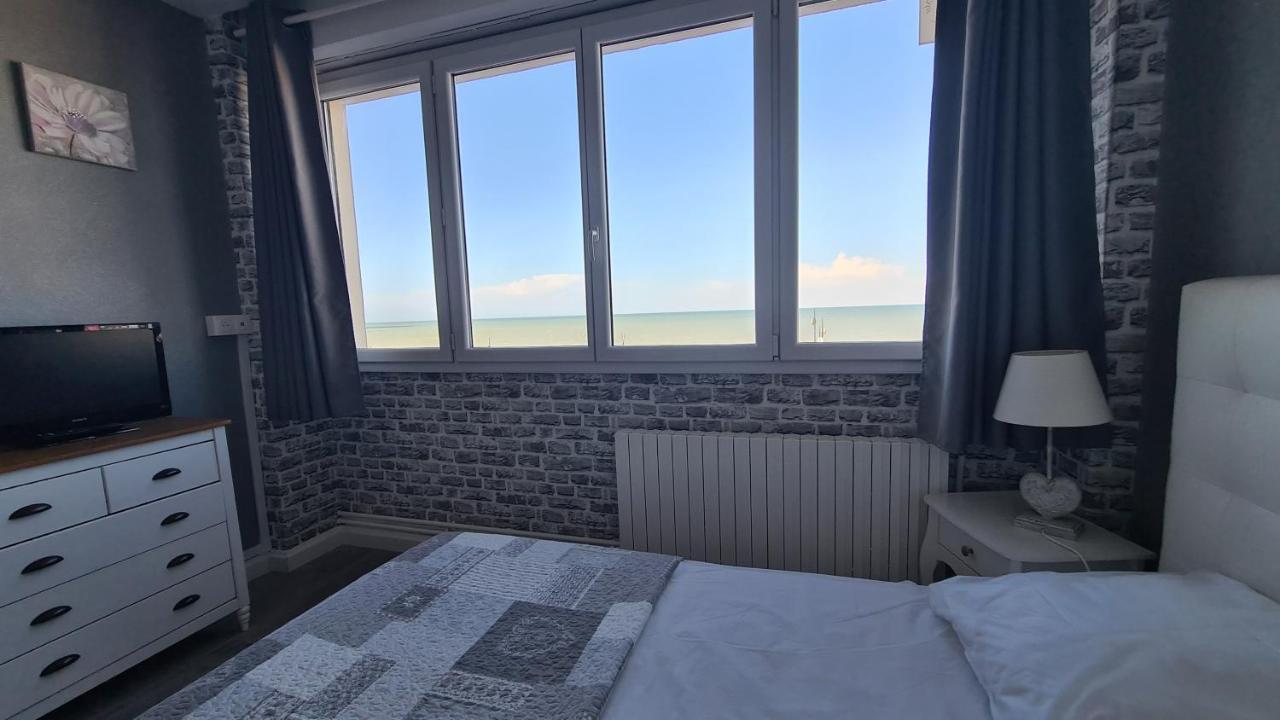 Residence Du Bord De Mer 9 Appartements Avec Une Vraie Vue Mer Le Tréport Esterno foto