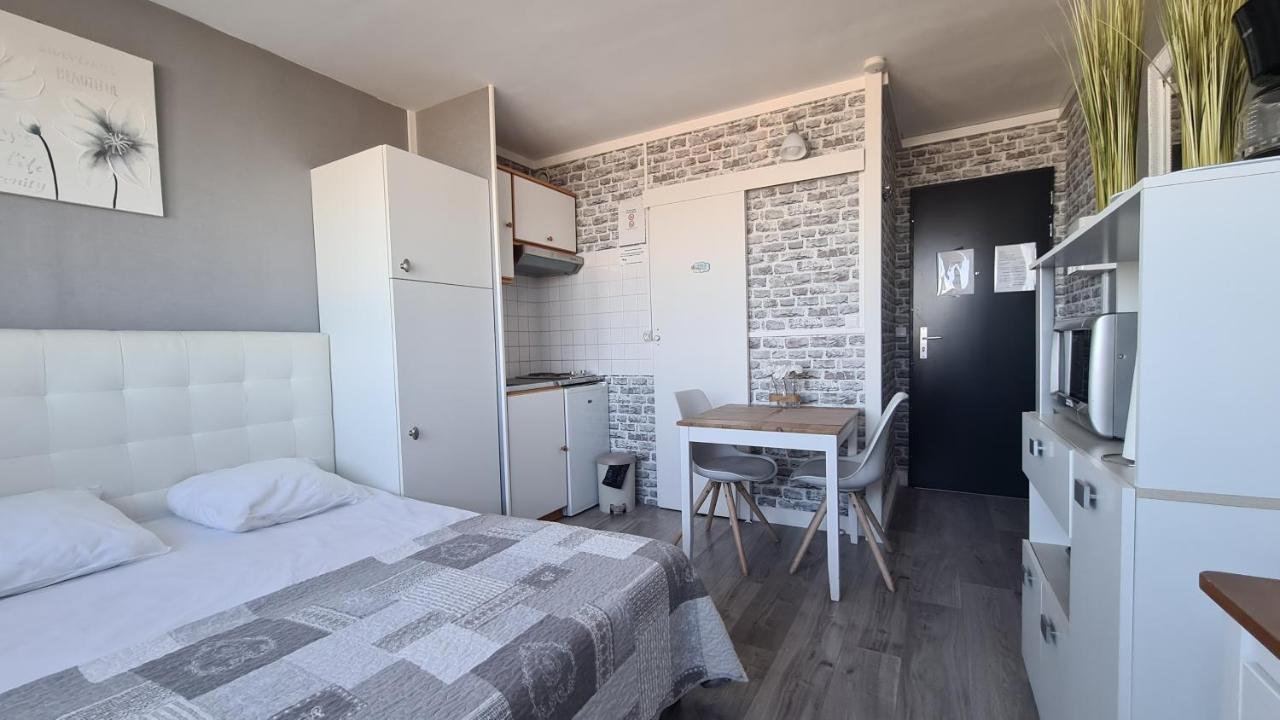 Residence Du Bord De Mer 9 Appartements Avec Une Vraie Vue Mer Le Tréport Esterno foto
