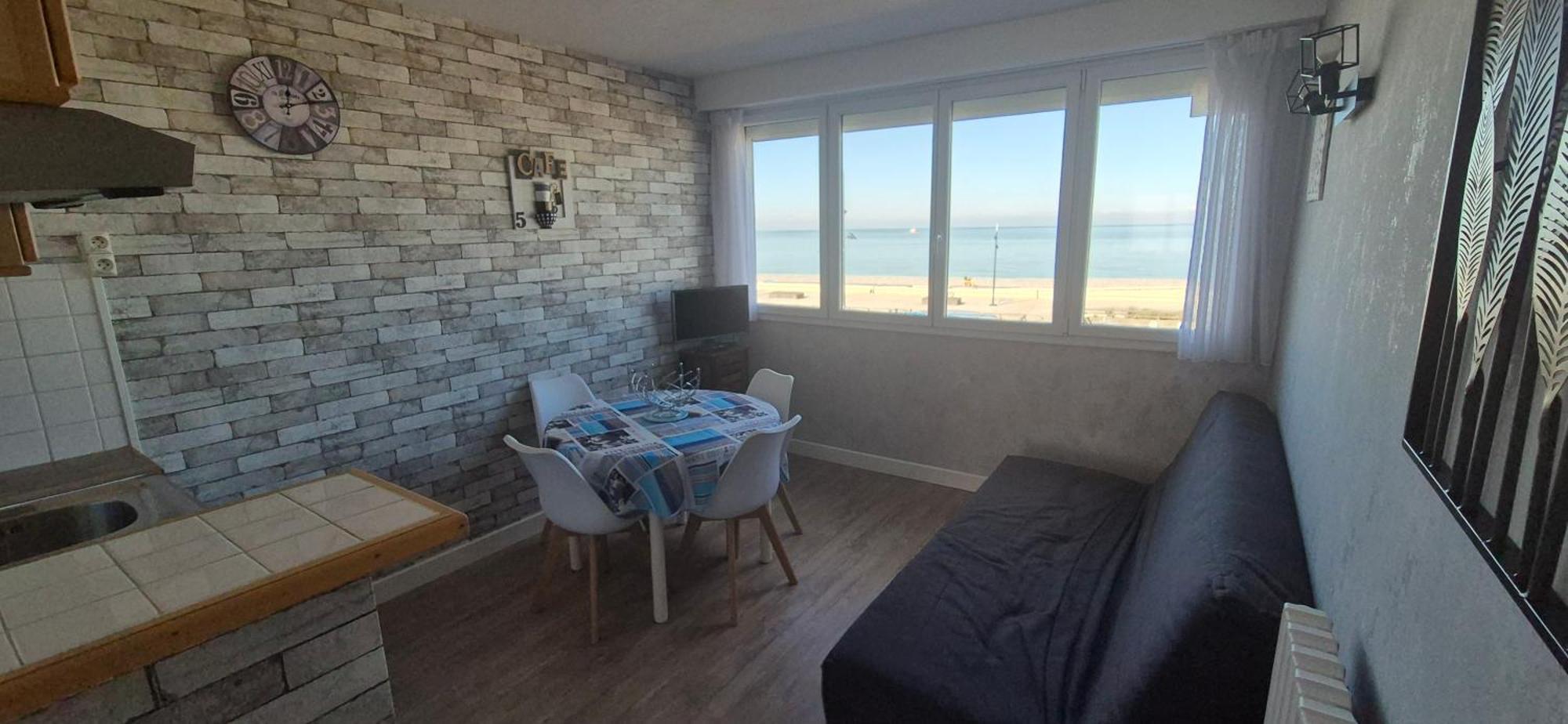 Residence Du Bord De Mer 9 Appartements Avec Une Vraie Vue Mer Le Tréport Esterno foto